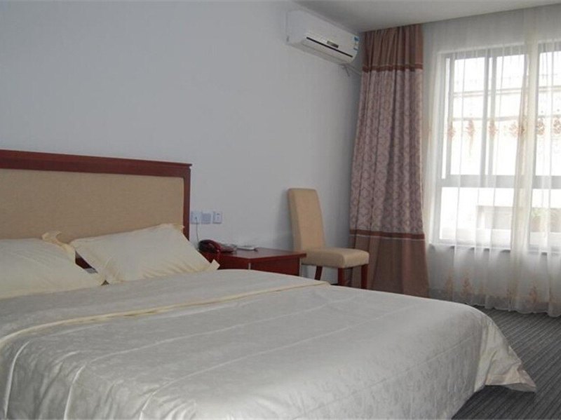 hotelPic