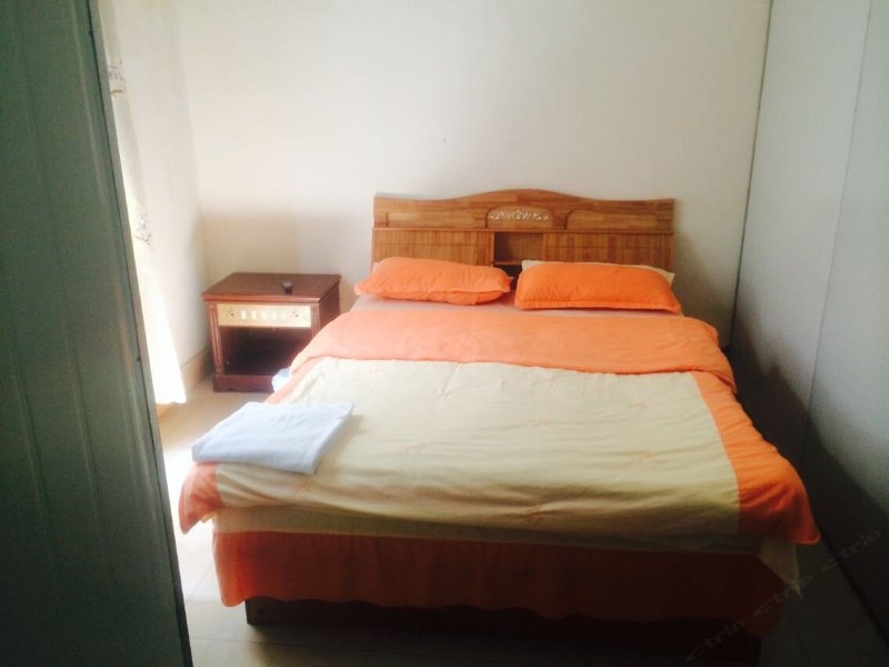 hotelPic