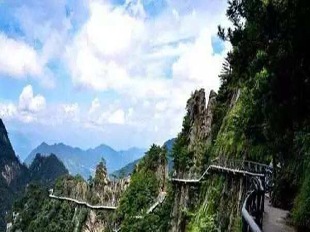马仁奇峰3日游门票全含(龙泉洞,华东大裂谷,恩龙民俗园,马仁