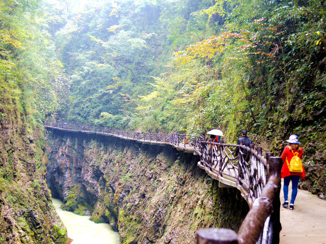 铜仁大峡谷,苗王城一日游.