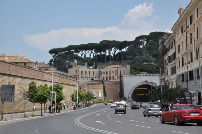 梵蒂冈地图_梵蒂冈 收入来源