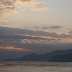 海上日出