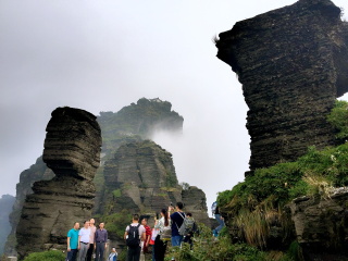 凤凰古城旅游报团价格_凤凰古城落地签_9月份凤凰古城游价格