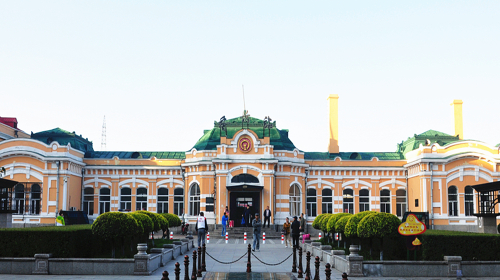 http:\/\/www.tuniu.com\/tour\/210215159