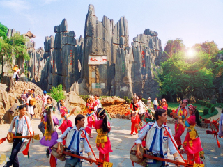 去云南麗江靠譜的旅行團(tuán)_現(xiàn)在去云南麗江旅游多少錢_報(bào)團(tuán)去云南麗江多少錢