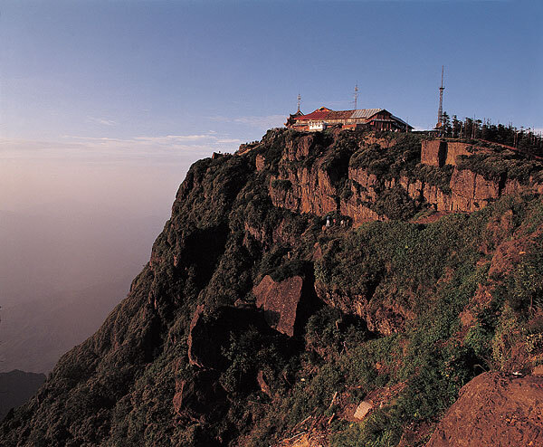 春节去峨眉山穿什么_峨眉山春节穿什么鞋_峨