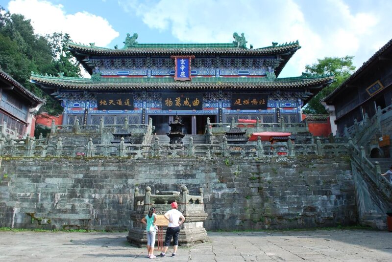 武当山市人口_武当山金顶