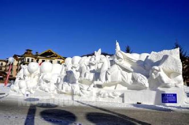 北大壶滑雪场地址:吉林市北大湖体育旅游经济开发区.