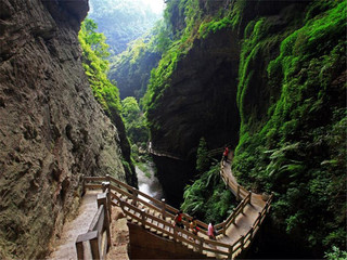 龙水峡地缝