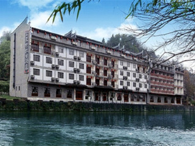 <长沙-坡子街-韶山-张家界-天门山-凤凰双飞