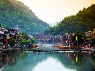 湖南張家界旅游團(tuán)報(bào)價(jià)2021_去湖南張家界游要多少錢_到湖南張家界旅游