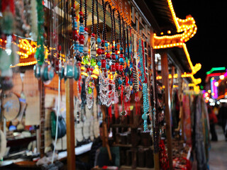 新疆旅游價(jià)格多少跟團(tuán)_新疆旅游跟團(tuán)需多少錢_新疆旅游大約多少錢
