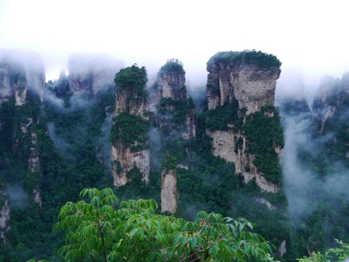 張家界游特價(jià)團(tuán)_張家界2人旅游需要多少錢(qián)_8月張家界旅游