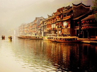 張家界游特價(jià)團(tuán)_張家界2人旅游需要多少錢(qián)_8月張家界旅游