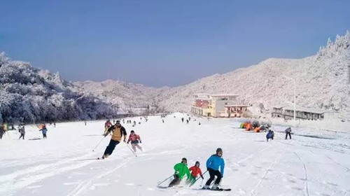  浏阳大围山-英华锋野外滑雪汽车2日游>感受惊险刺激的高山野外滑雪