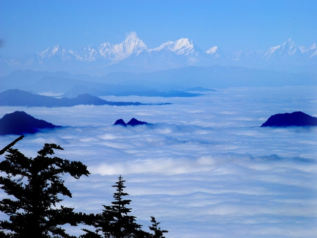  峨眉山-乐山双汽2日游>游仙山,住花园城中酒店,享舌尖上的峨乐,赏