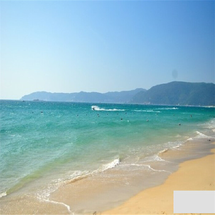 没料出了餐厅竟然突然放晴,真实喜出望外,三亚的天气太不可捉摸
