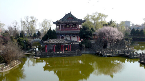 雍州古镇-灵山-周家大院-东湖1日游览古城,赏东湖