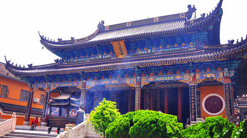 必去景区2:普济寺景区,普陀山最古老的寺院,建筑规模宏大,香火旺盛