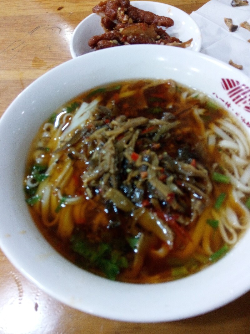 老长沙酸辣粉-不同于陕西卖的湖南米粉,汤过于油腻,粉倒是不错