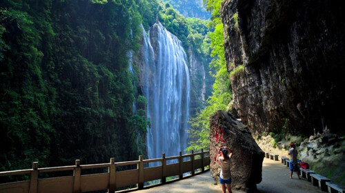三峡大瀑布