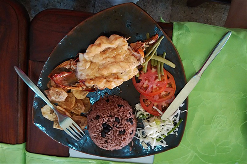 再上古巴特色美食--龙虾饭
