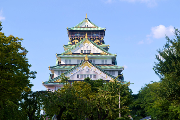 像这样的城楼日本名古屋和熊本各有一座.