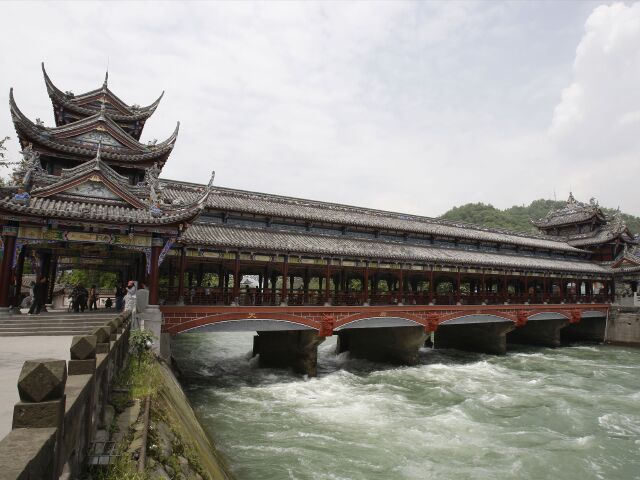 梅州峨眉山+乐山大佛+黄龙溪大道+都江堰+熊古镇彬美食四川芳图片