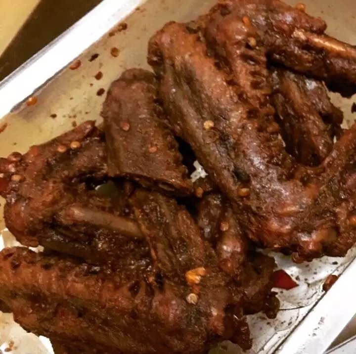 周黑鸭的鸭货 一天吃了50块钱鸭翅和鸭胗 我自己吃的 唐先森不
