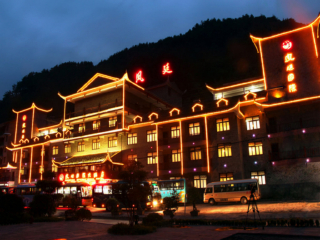 湖南鳳凰古城旅游價(jià)格多少_湖南鳳凰古城旅游最佳路線(xiàn)_湖南鳳凰古城旅游費(fèi)用