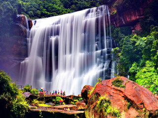 贵州黄果树旅游团线路_贵州黄果树游旺季价格_贵州黄果树旅游多少钱精品