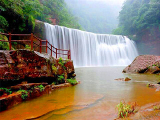贵州黄果树旅游团线路_贵州黄果树游旺季价格_贵州黄果树旅游多少钱精品
