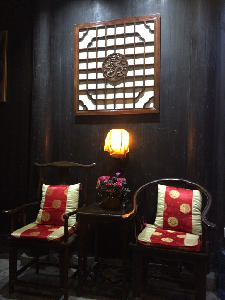凤凰康翠茵·青稞古宅客栈(原青稞古宅庭院客栈)