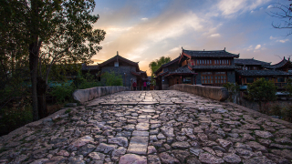 九月去束河古镇旅游必备物品?带什么东西?