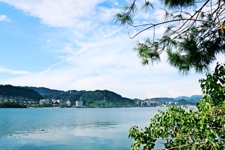 <千岛湖3日游>森林氧吧 ，千岛湖漂流 激情一夏，逛梦姑塘文化园，打卡鱼街，宿半岛度假酒店，可选中心湖