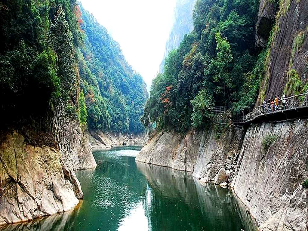 <杭州云曼温泉-浙西大峡谷2日游