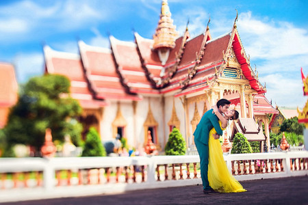 泰国拍婚纱的地方_泰国传统婚纱服饰图片