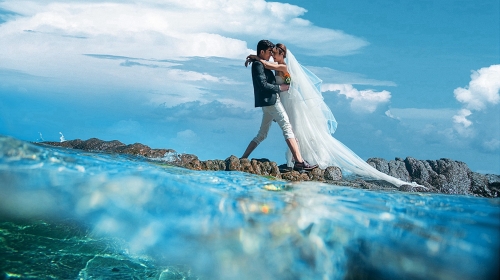 <泰国普吉岛海岛蜜月旅拍-摄影婚礼1日游>赠送产品包邮、酒店接送及拍摄用车、摄影团队常驻、随时出发__出发_途牛