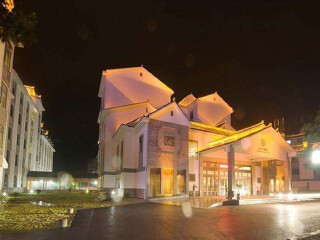 张家界旅游跟团需多少钱_张家界十一旅游团_春节跟团张家界旅游