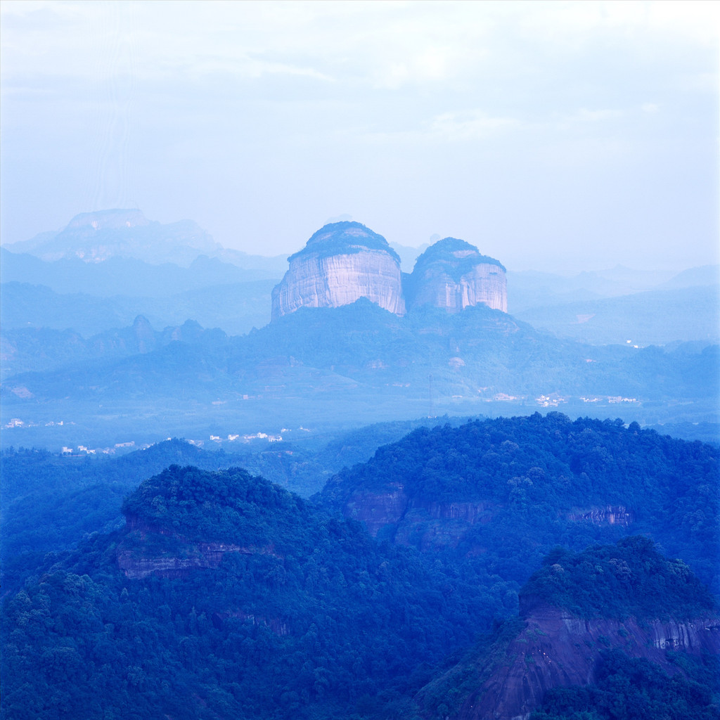 韶关地质公园丹霞山,气势【地质公园丹霞山】丹霞山是著名风景名胜区