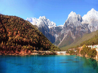 香格里拉游十一天需要多少钱_去香格里拉旅行跟团_香格里拉旅游报团价格