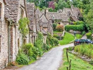 英國9日游跟團費用_春節(jié)假期去英國游價格_英國旅游花多少錢