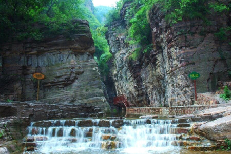 <龙潭大峡谷1日游>龙潭峡自由纯玩，仅含往返车费，门票自理，适合洛阳旅游年票持有者，免票人群