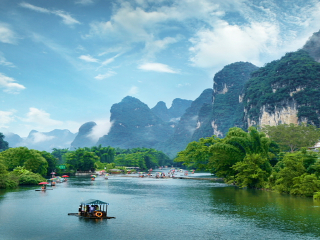 桂林旅游價(jià)格多少跟團(tuán)_桂林旅游跟團(tuán)需多少錢(qián)_桂林旅游多少錢(qián)一個(gè)人