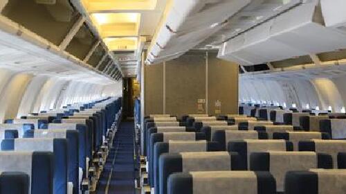 非廉价航班,机型波音767-300,双通道宽体客机,总座位数258(含18个