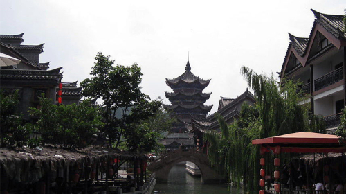 禄丰GDP最新_禄丰恐龙谷图片(3)