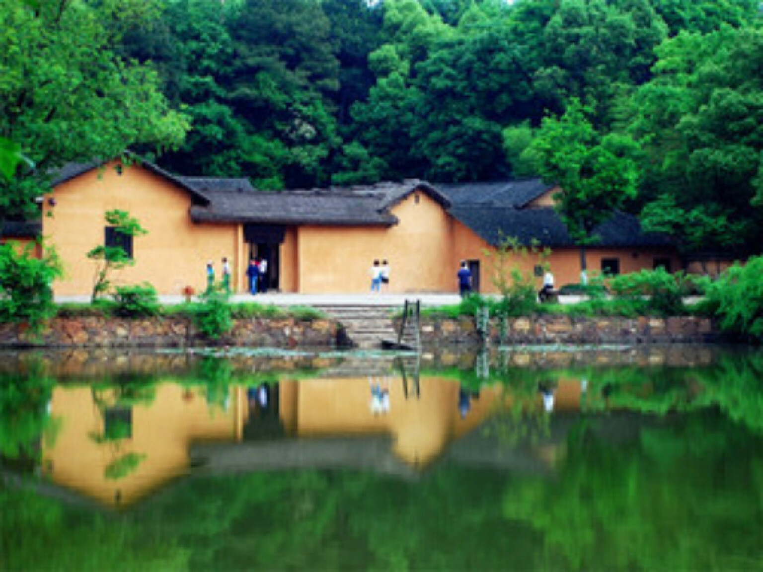  长沙-韶山伟人故里-平江石牛寨玻璃桥高铁3日游>0购物