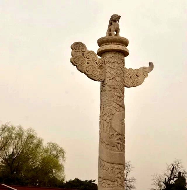 故宫博物馆 现在天安门城楼也对游客开放了,人们也可以购票登上城楼