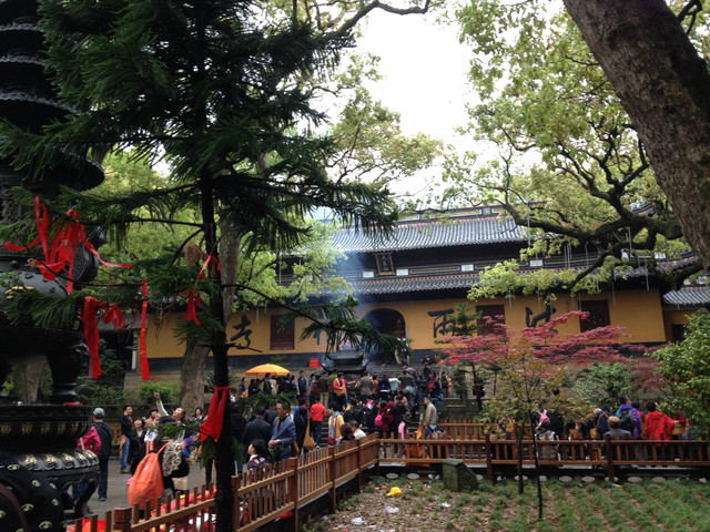 法雨寺 法雨寺又名后寺,坐落在普陀山