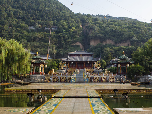 华清池是中国国家5a级旅游景区.中国唐代著名诗人白